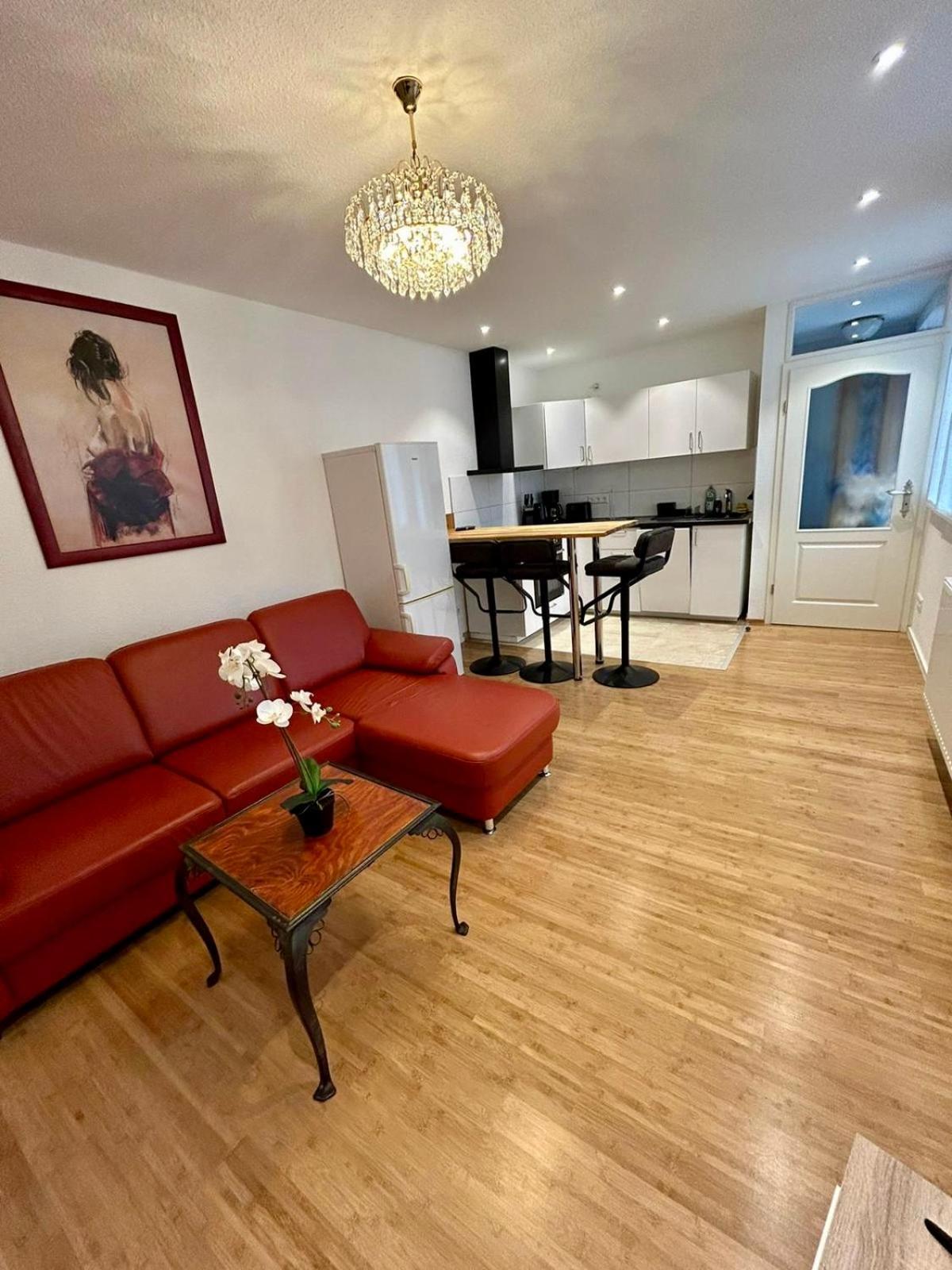 Exklusives Haus, Ruhig Gelegen Im Innenhof, Zentral, Lichtdurchflutet Zustellbett,Babybett Bei Bedarf Карлсруэ Экстерьер фото